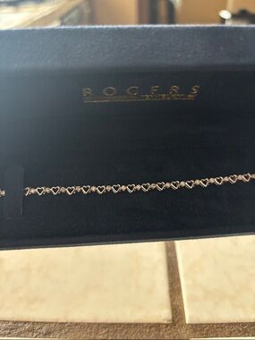 10k white Gold chain of hearts gold tennis bracelet